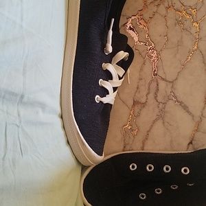 Joe Boxer Tennis Shoes